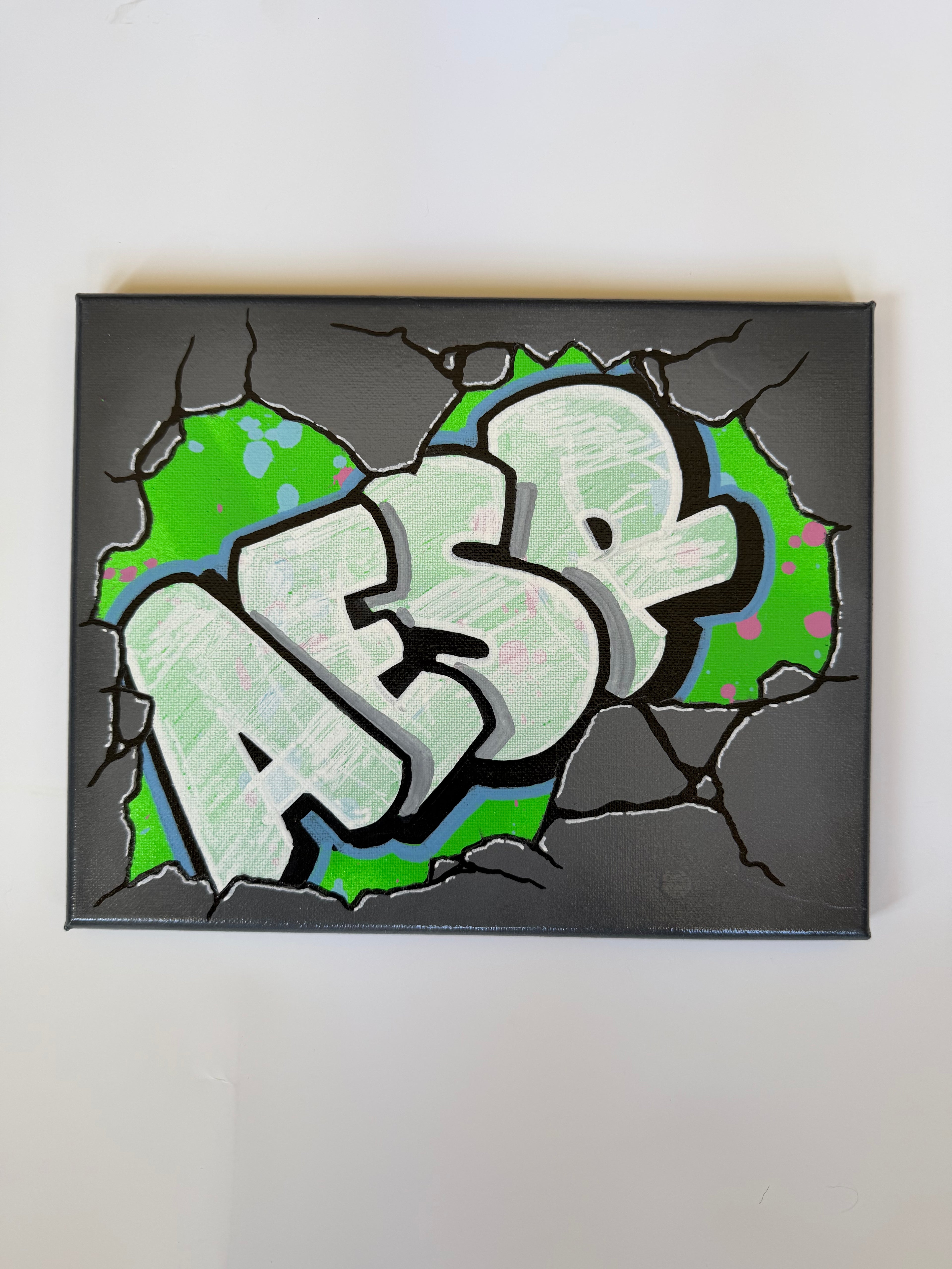 WHITE STRAIGHT LETTER CONCRETE CANVAS